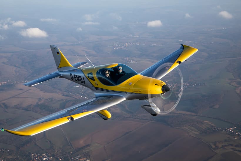Bristell B23-912 in flight