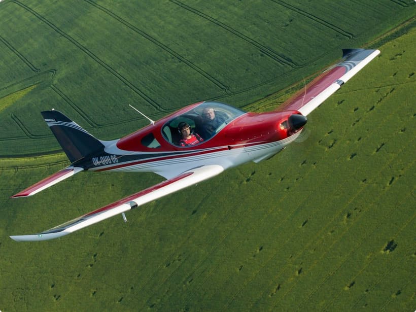 The retractable-gear Bristell RG in flight, 2012