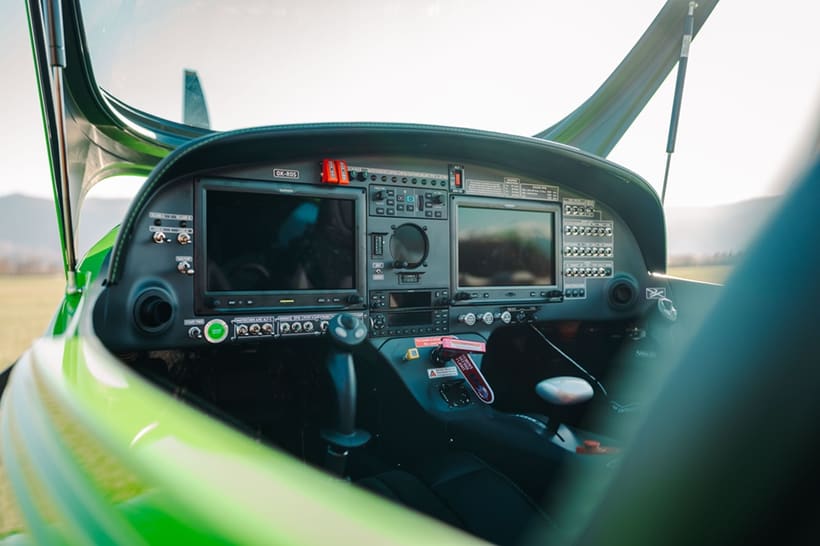 Bristell B23 cockpit interior with two seats in the 130 cm (51.2 in) wide cabin