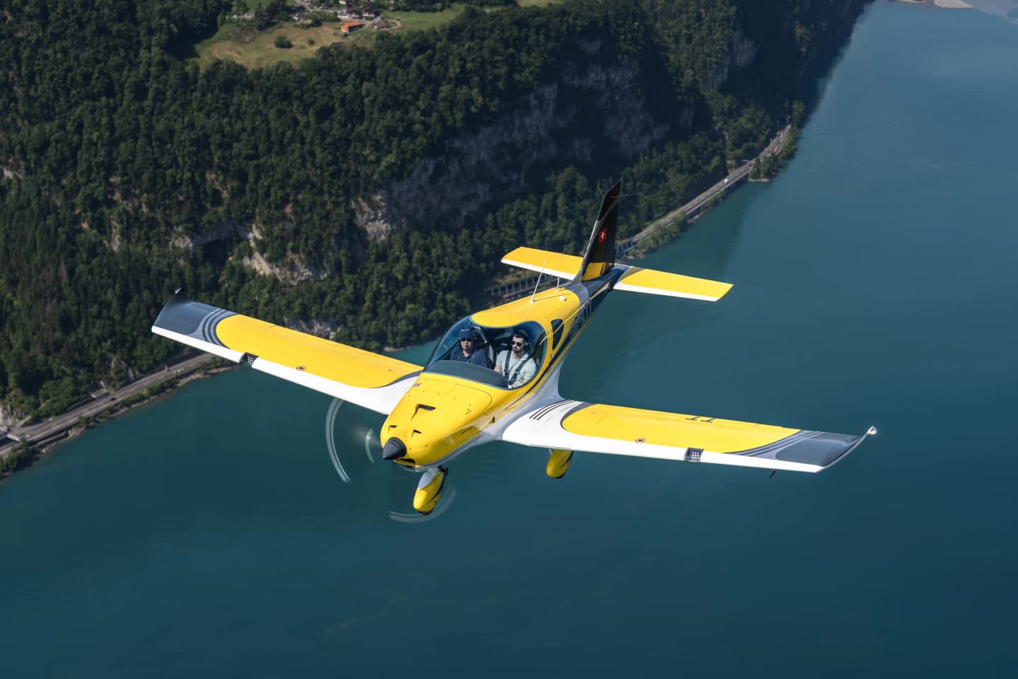 Bristell B23M-915iS — exterior detail