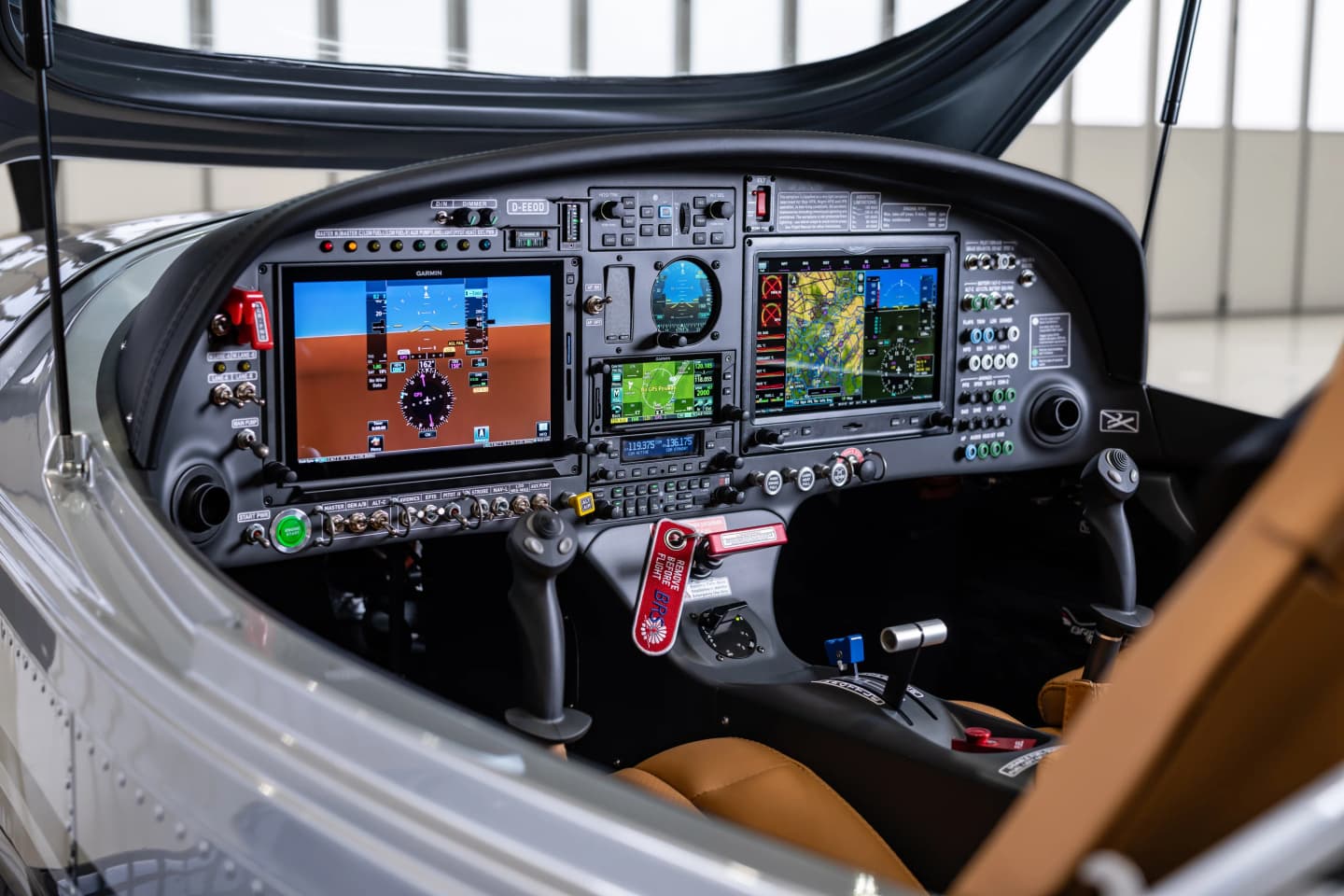 Bristell B23-915 IFR cockpit with the full Garmin IFR instrument panel