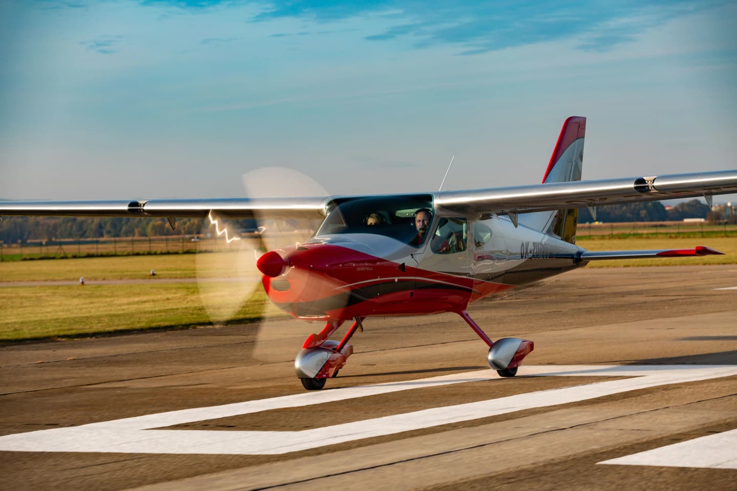 Bristell B8M-916iS — exterior detail