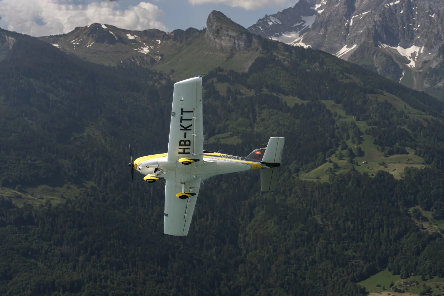 Bristell B23M-915iS — exterior detail