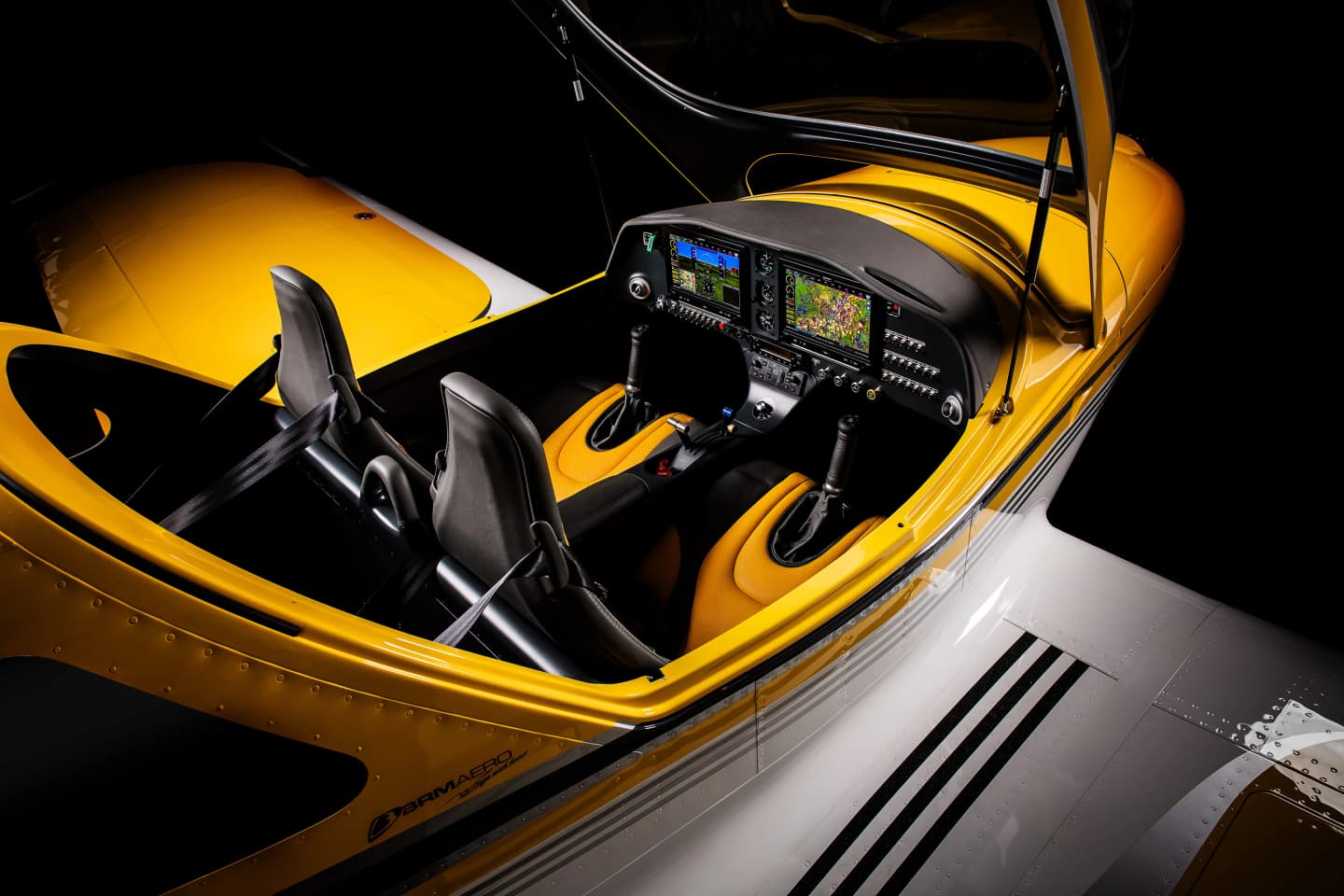 Bristell TDO 915iS — cockpit interior