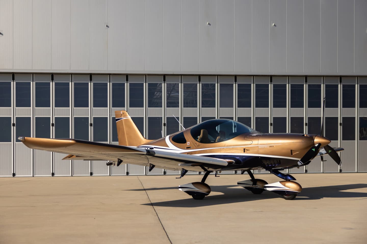Bristell B23-916iS — exterior detail
