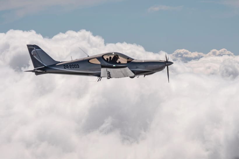 UL/LSA RG M 916iS