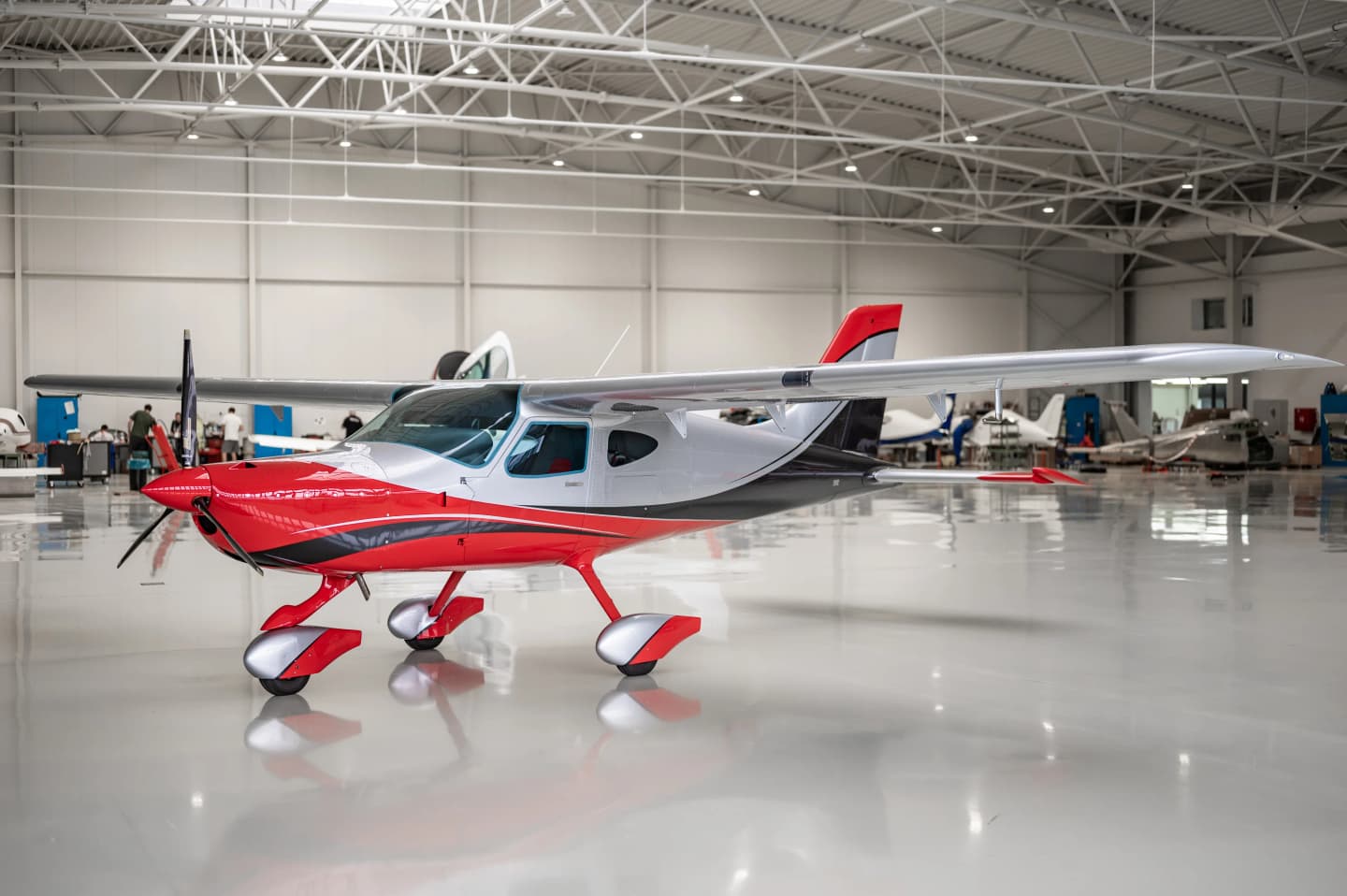 Bristell B8M-916iS — exterior detail