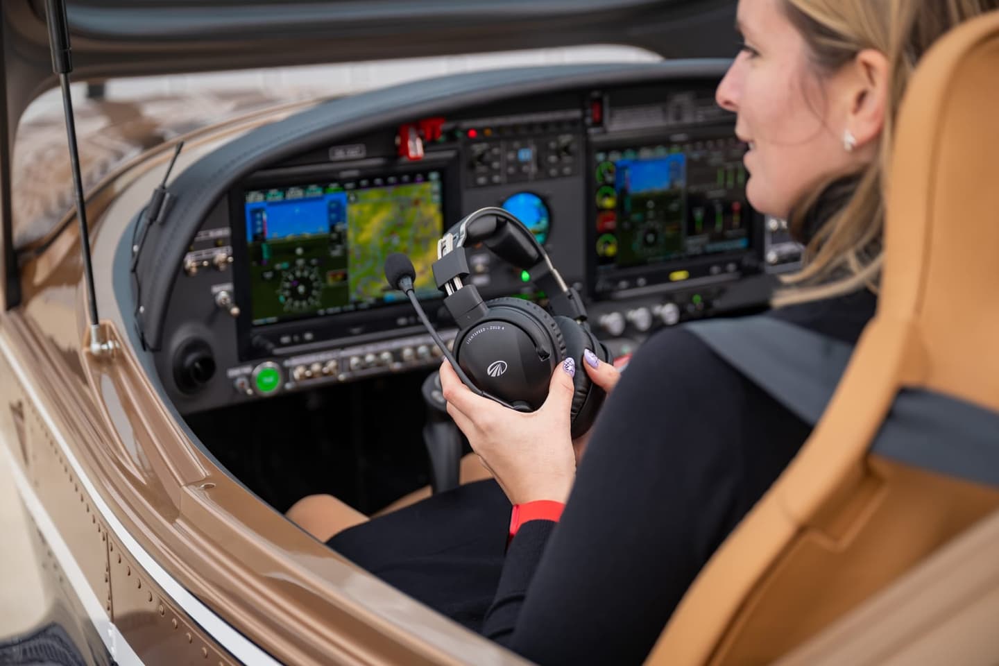 Two Aviation Leaders Unite: Bristell and Lightspeed Aviation Partner to Elevate the In-Cockpit Experience