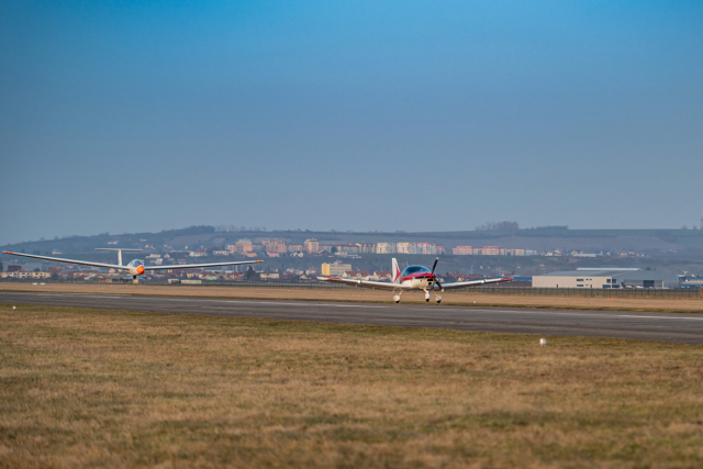 Towing the glider by BRISTELL airplane